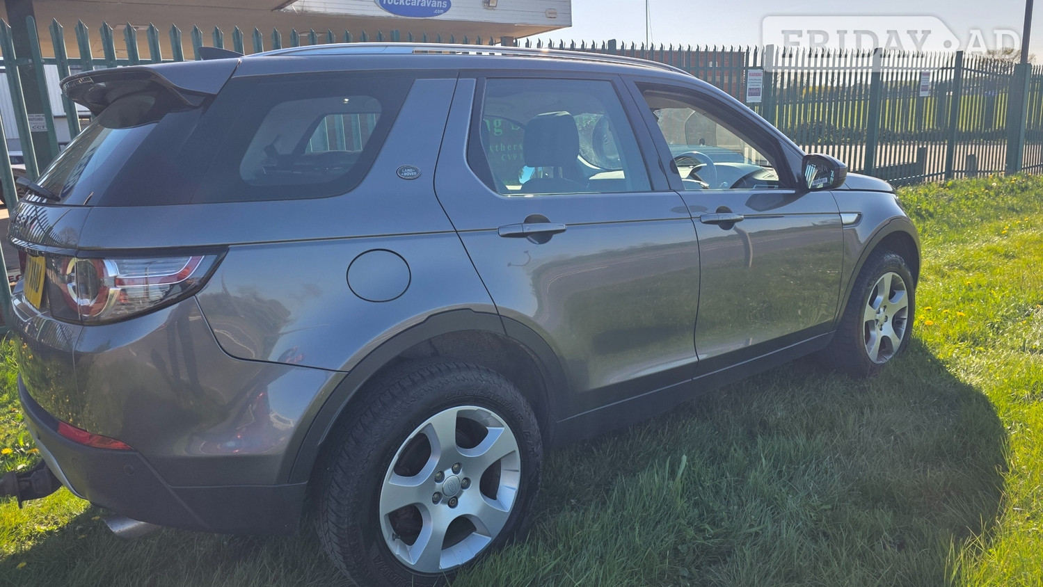 [ berth ]Land Rover Discovery Sport