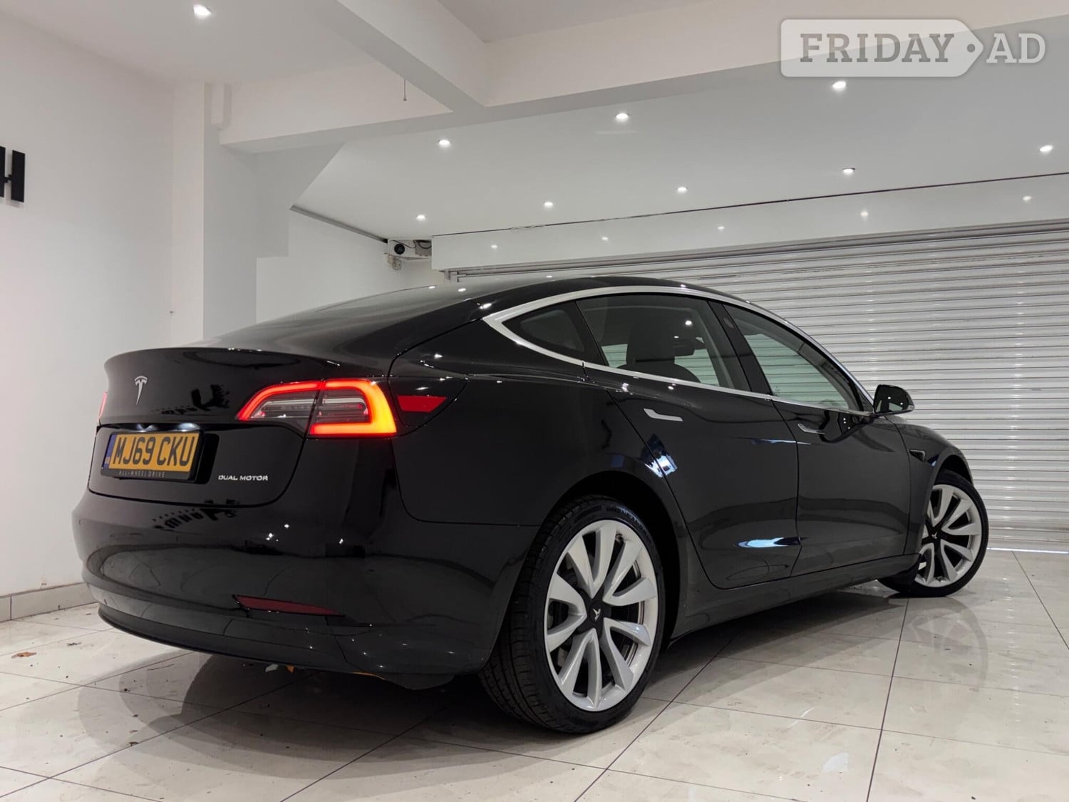 [ berth ]Tesla Model 3