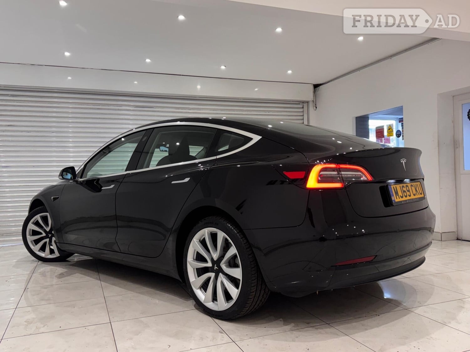 Tesla Model 3 2019 - Cars