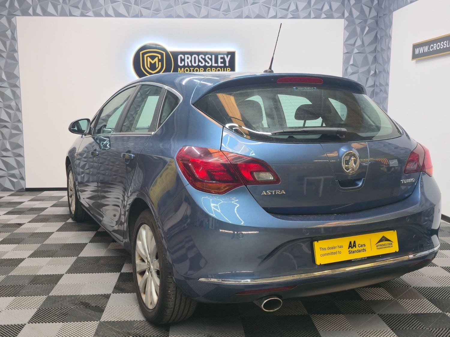 Vauxhall Astra 2013 - Cars