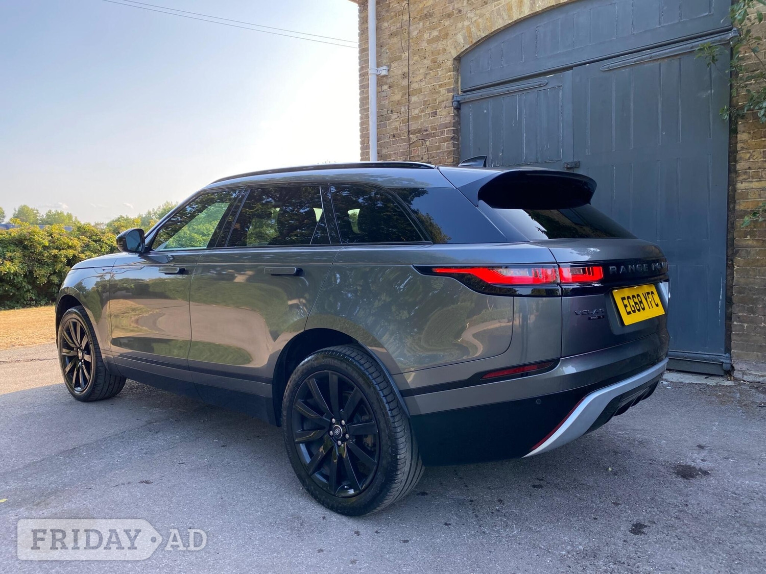 Land Rover Range Rover Velar 2019 - Cars in Uxbridge