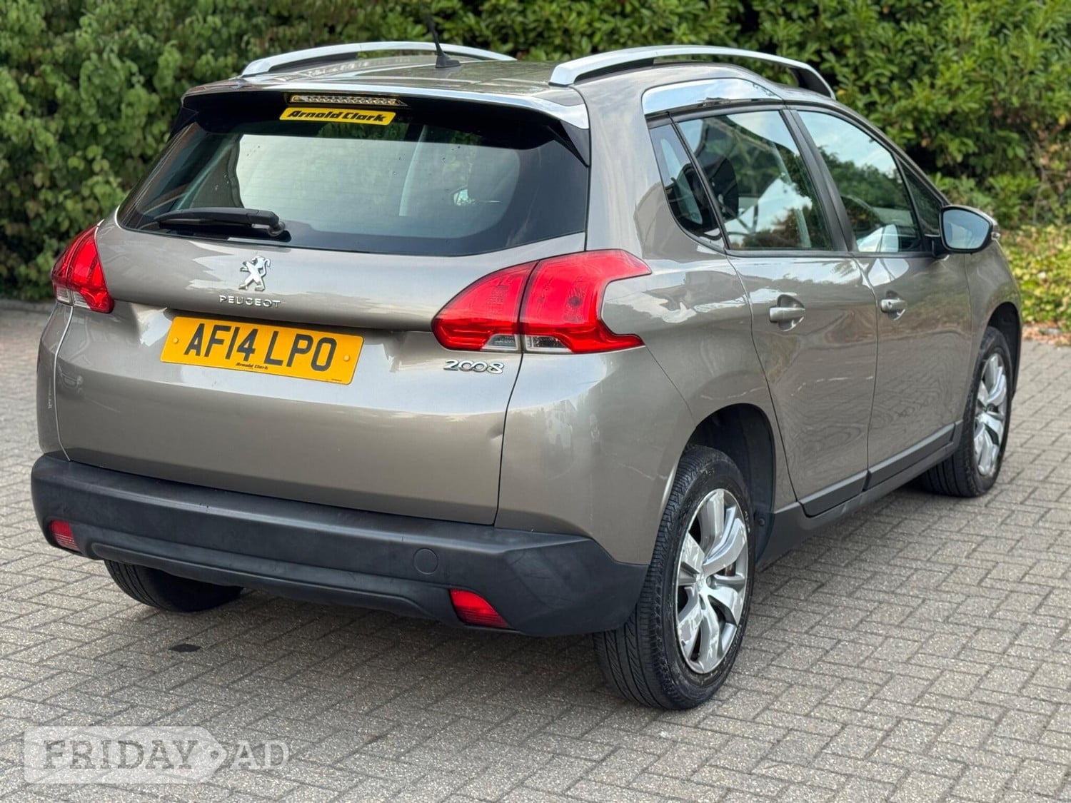 [ berth ]Peugeot 2008