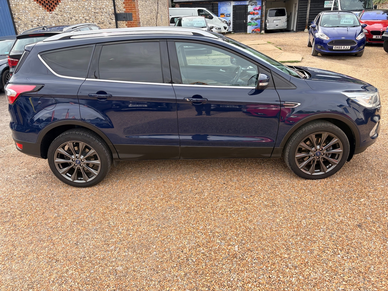 [ berth ]Ford Kuga