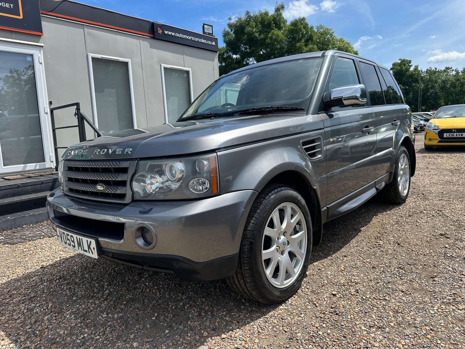 [ berth ]Land Rover Range Rover Sport