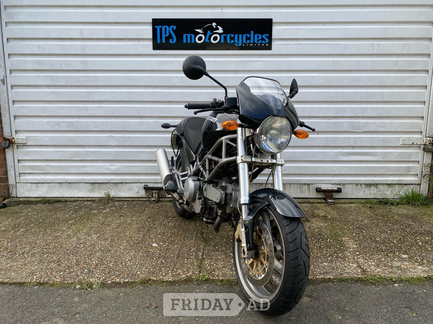 Ducati M620 2003 - Motorbikes, Scooters & Quads in Eastbourne