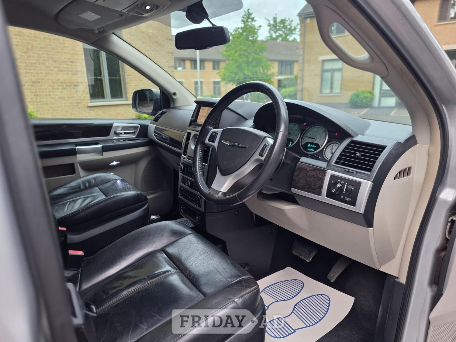 Chrysler Grand Voyager 2012 - Cars in Ashford