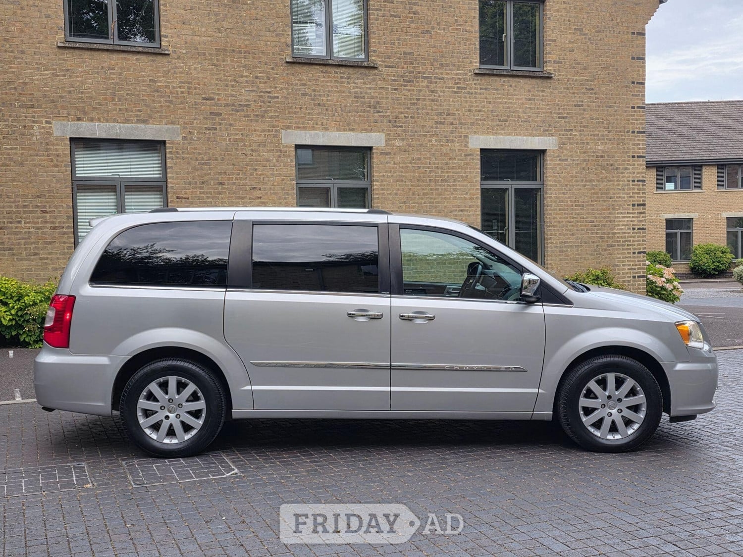 Chrysler Grand Voyager 2012 - Cars
