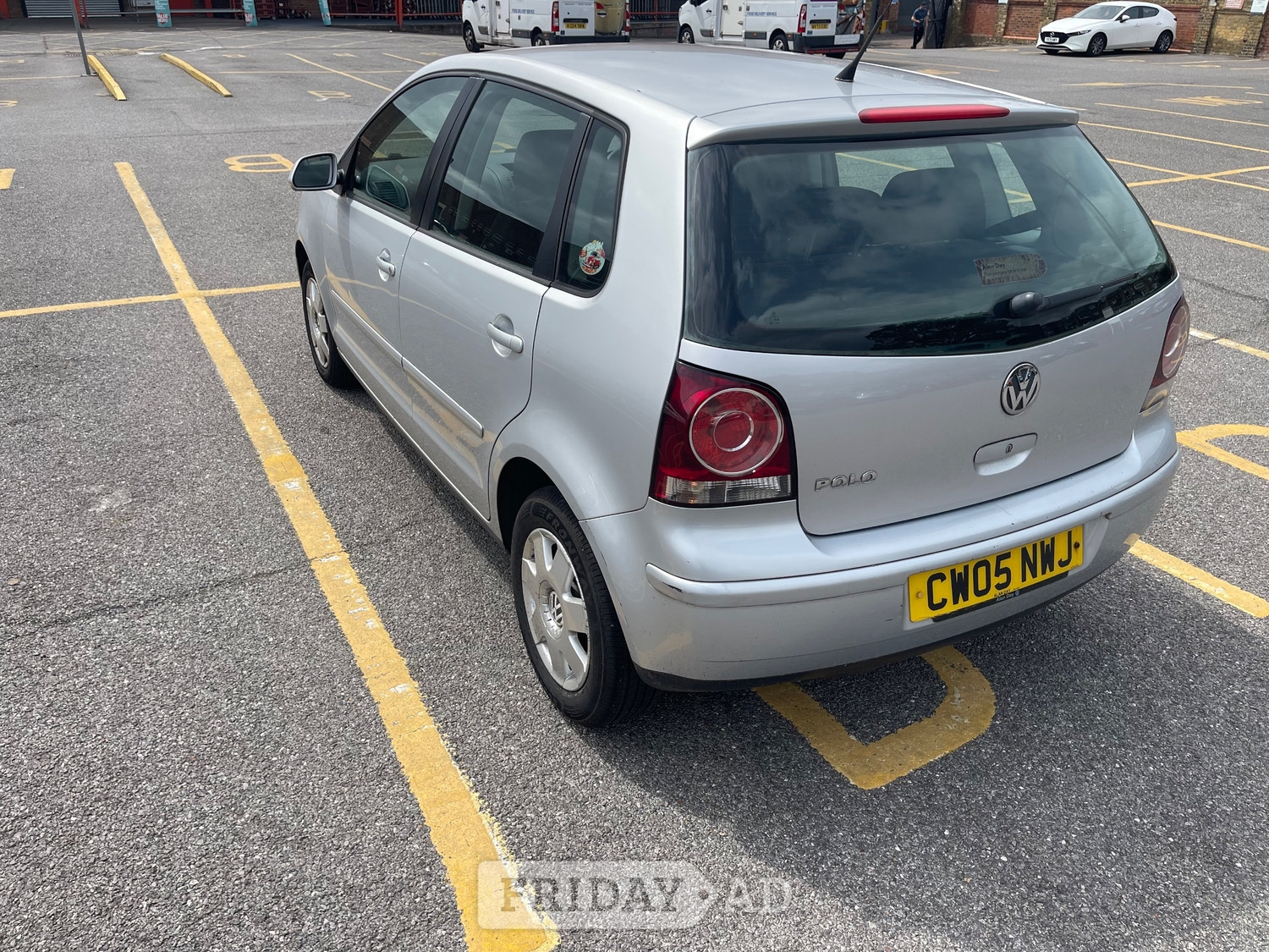 Volkswagen Polo 2005 - Cars