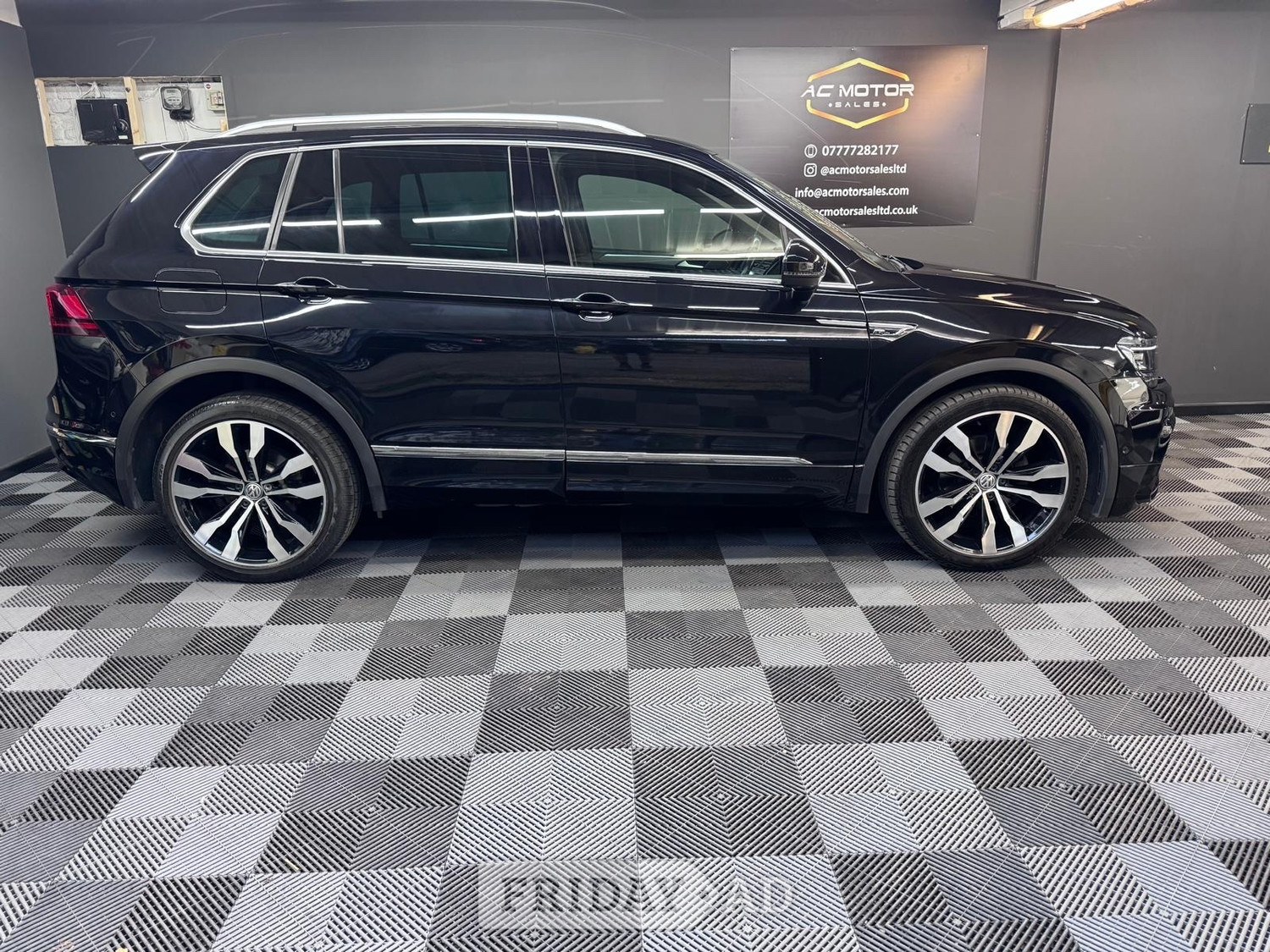 Volkswagen Tiguan 2019 - Cars