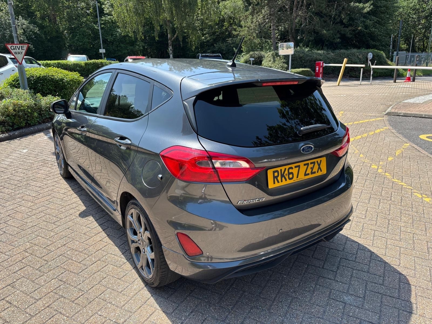 [ berth ]Ford Fiesta