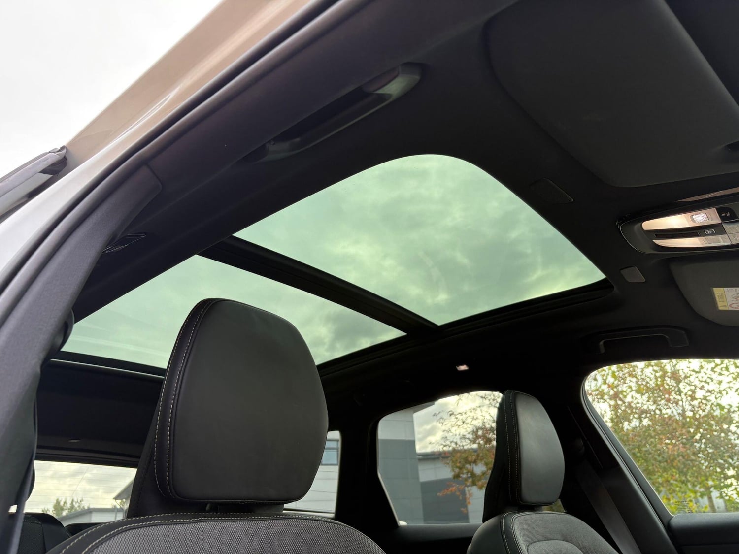 [ berth ]Volvo XC60