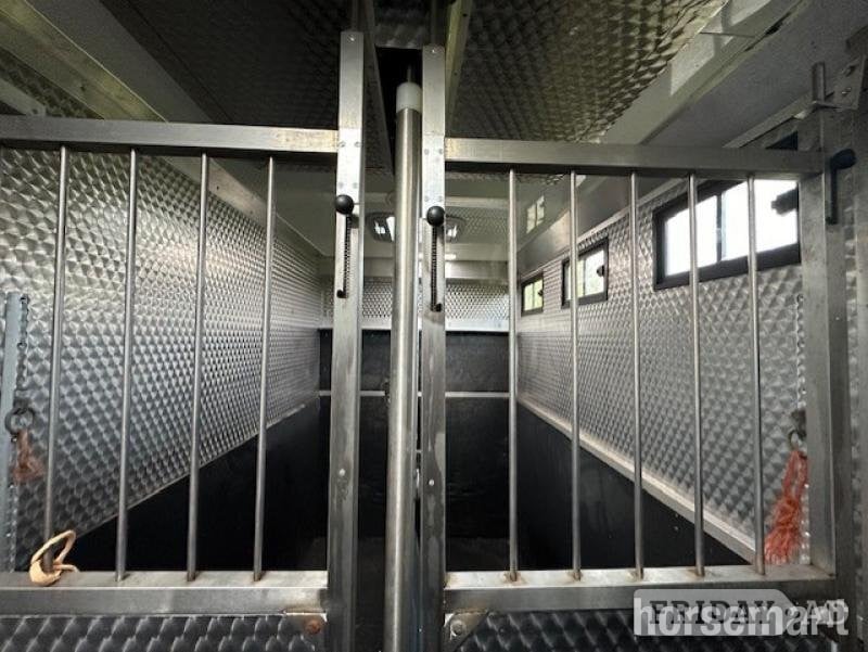 Renault Horsebox - Trailers & Horseboxes in Southwell