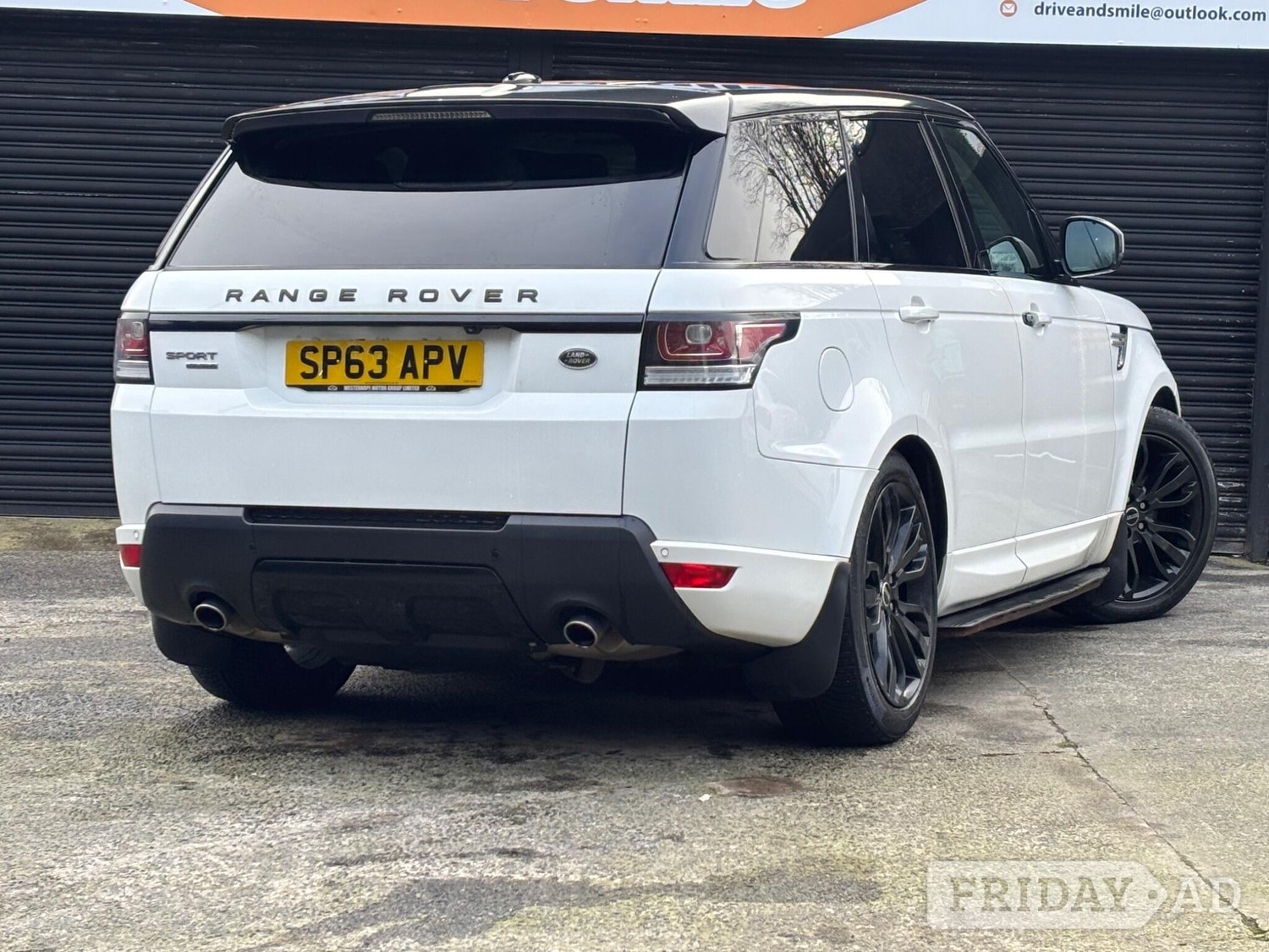 [ berth ]Land Rover Range Rover Sport