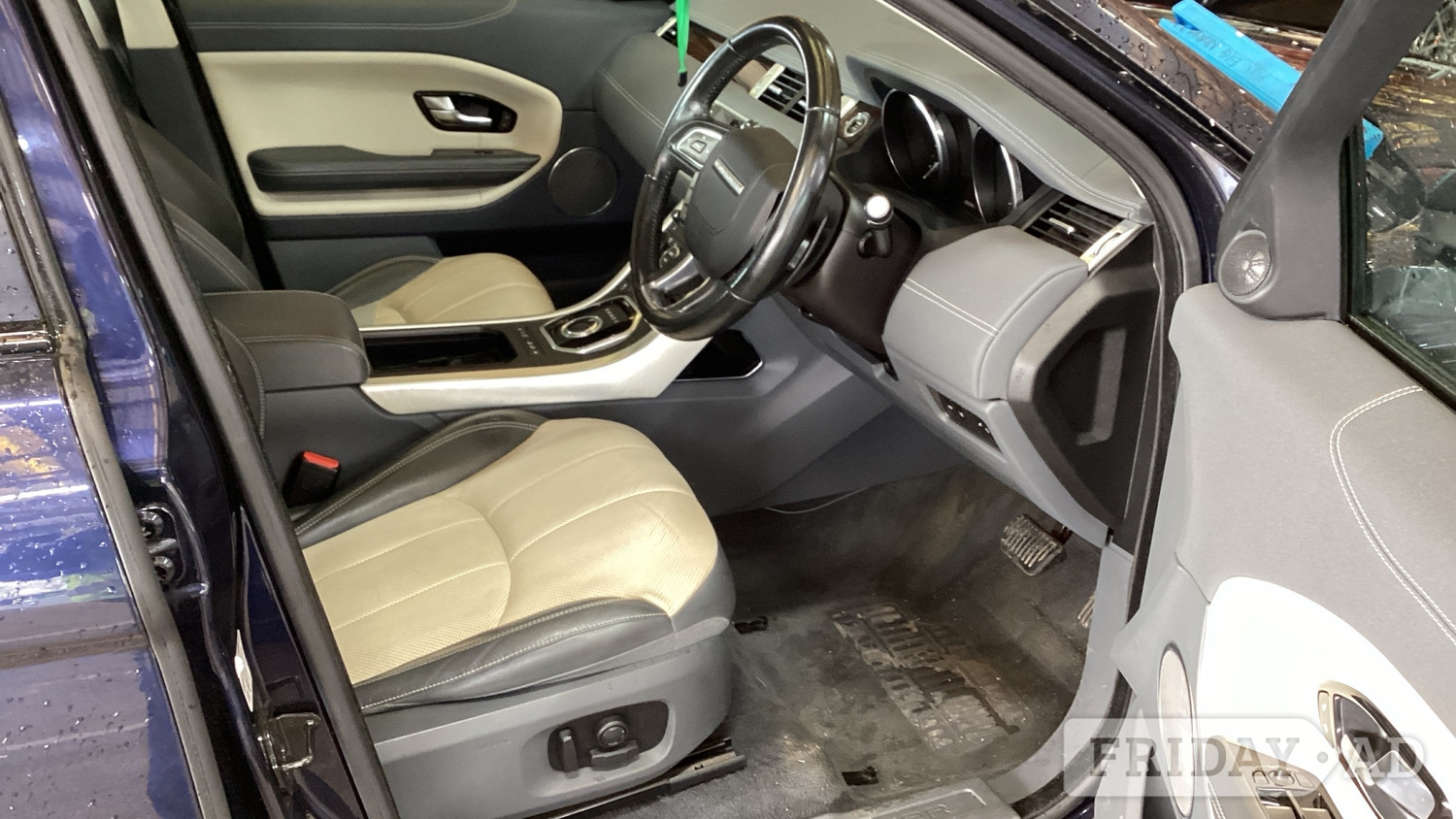 [ berth ]Land Rover Range Rover Evoque