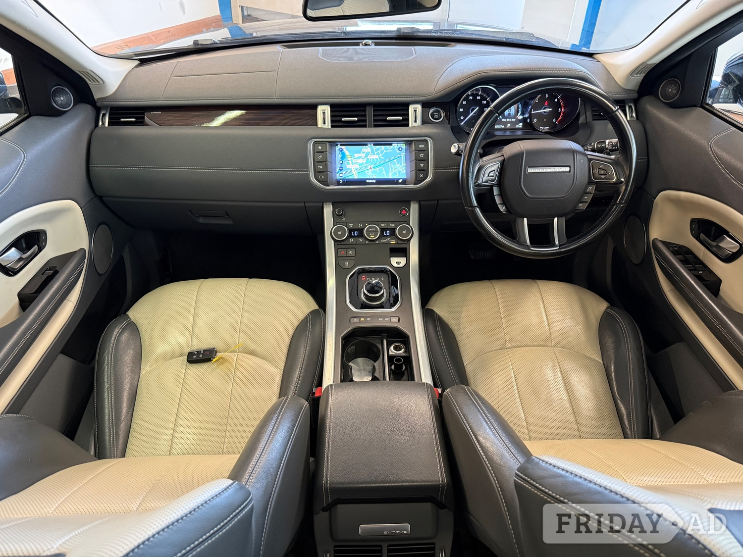 [ berth ]Land Rover Range Rover Evoque