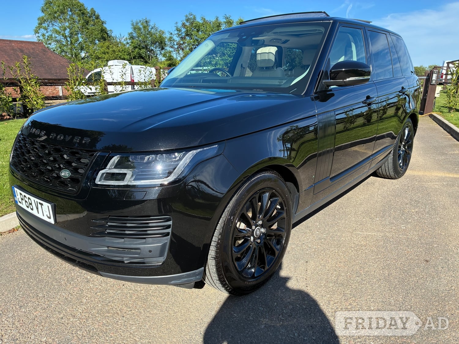 [ berth ]Land Rover Range Rover