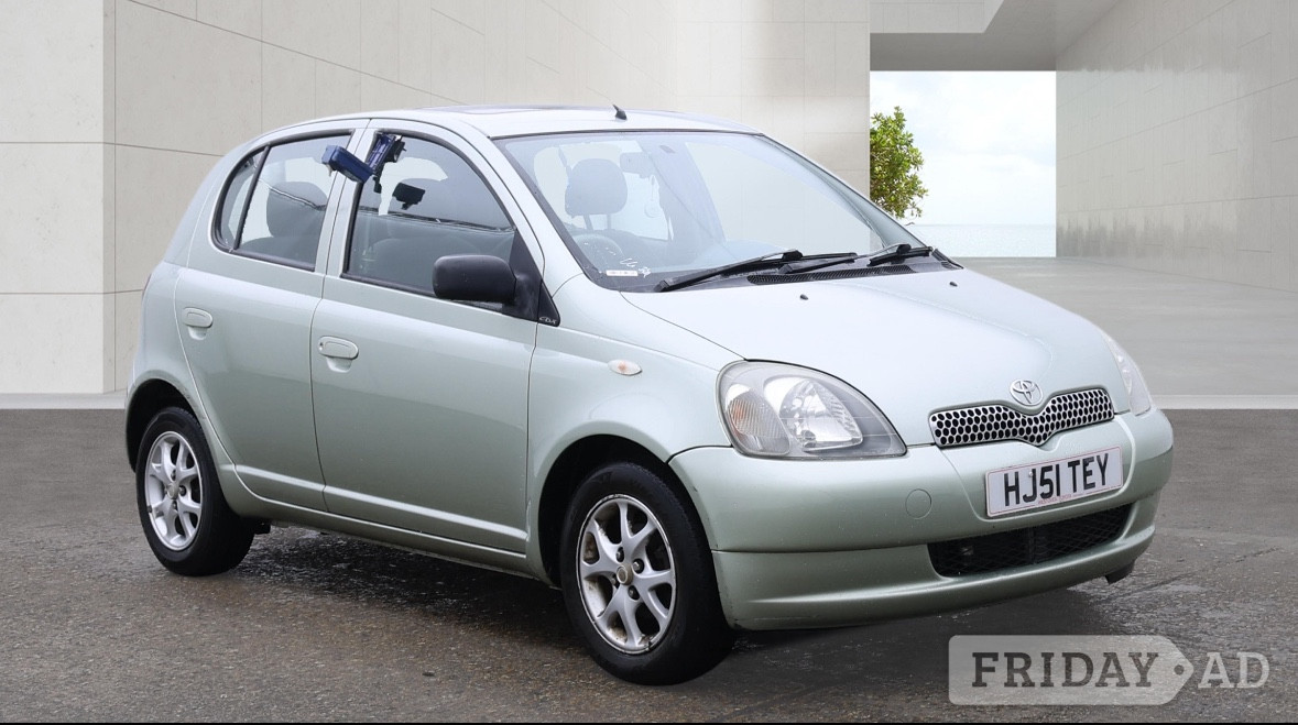 Toyota Yaris 2001 in Ashford