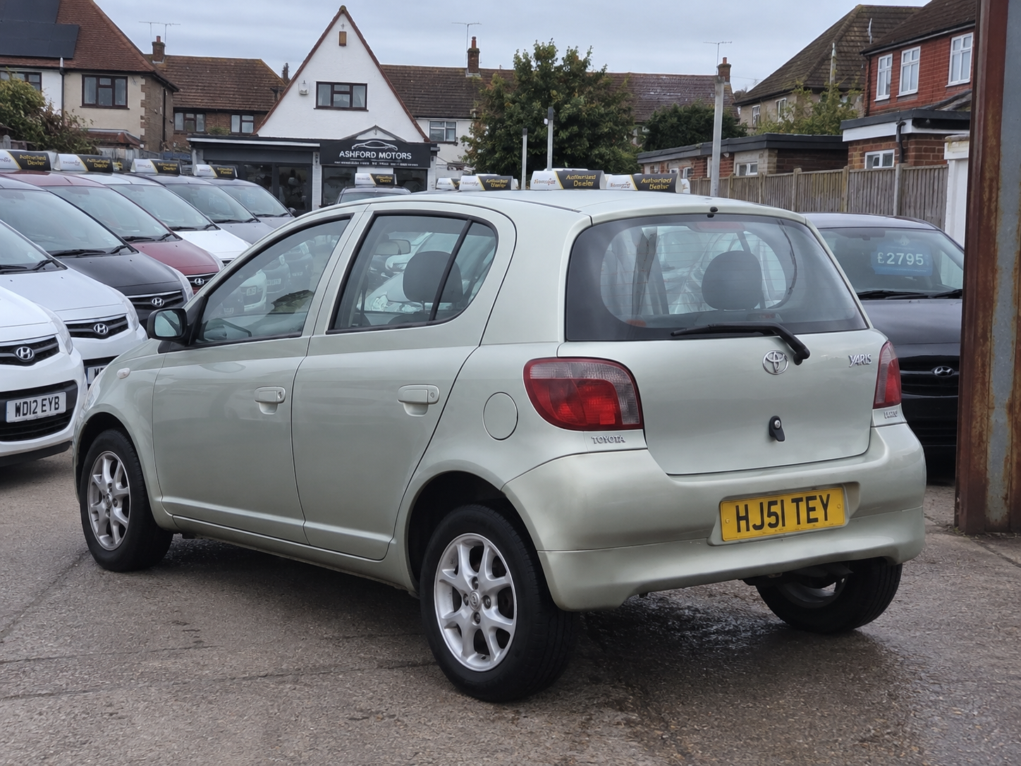Toyota Yaris 2001 - Cars in Ashford