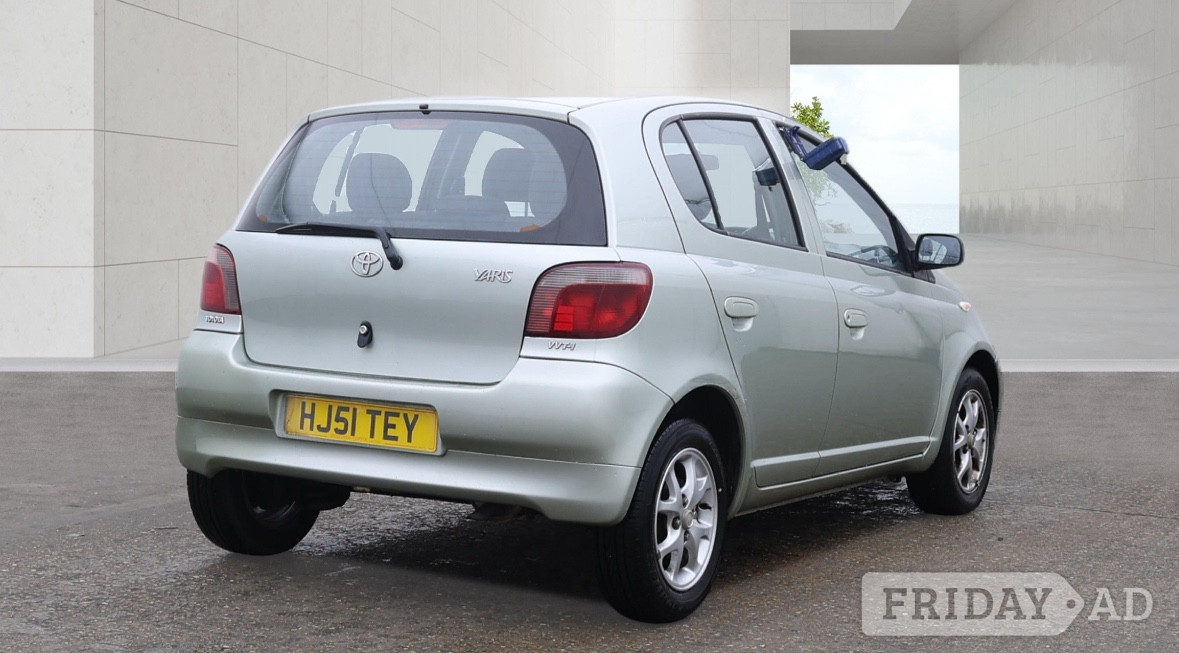 Toyota Yaris 2001 - Cars in Ashford