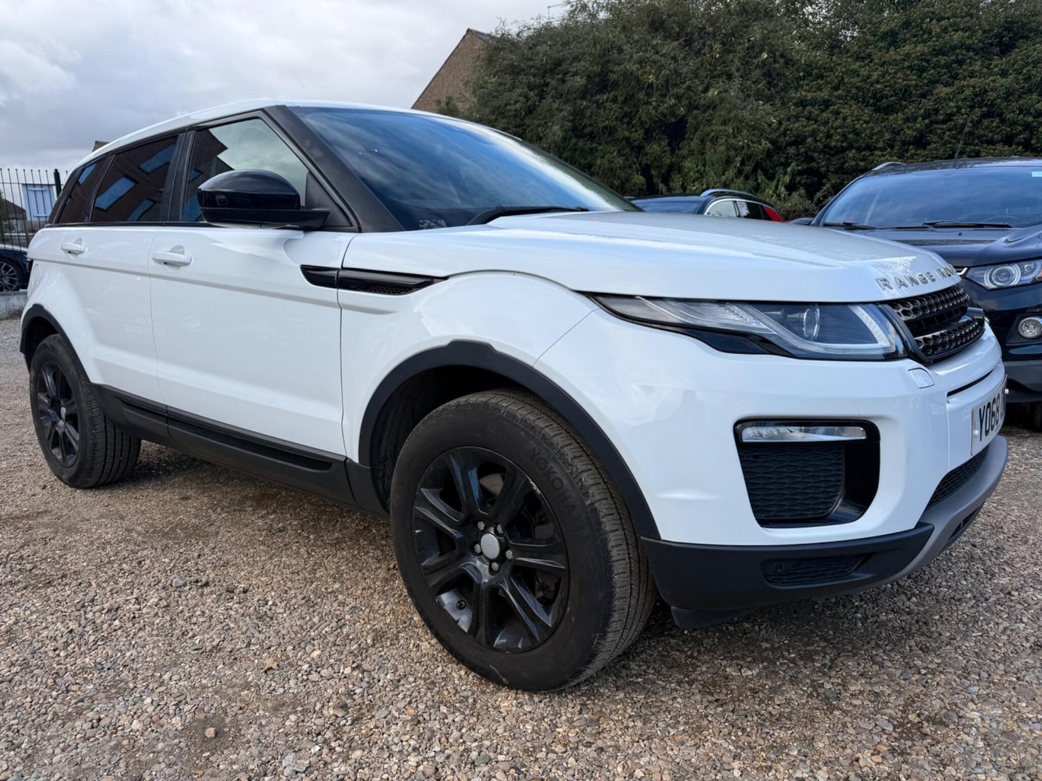 [ berth ]Land Rover Range Rover Evoque