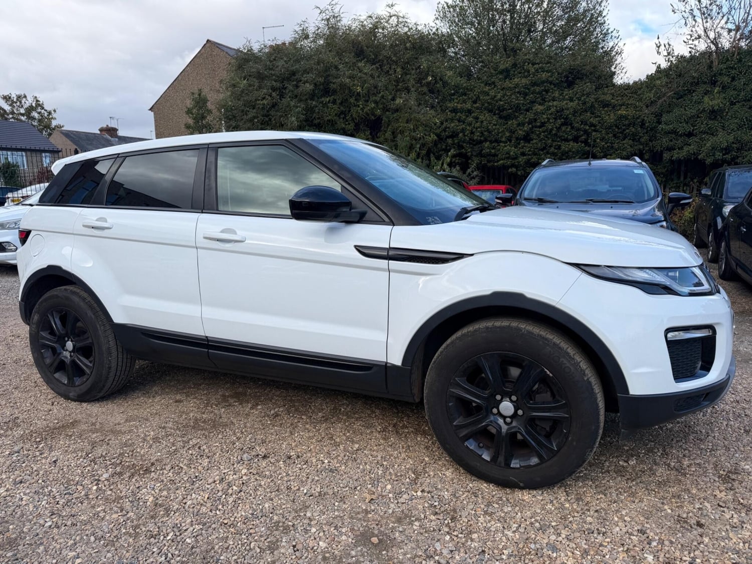 Land Rover Range Rover Evoque 2019 - Cars in Slough