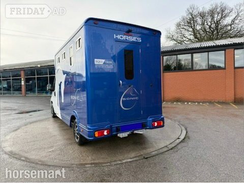 Equi-Trek Sonic Peugeot Horsebox - Trailers & Horseboxes in Leyland