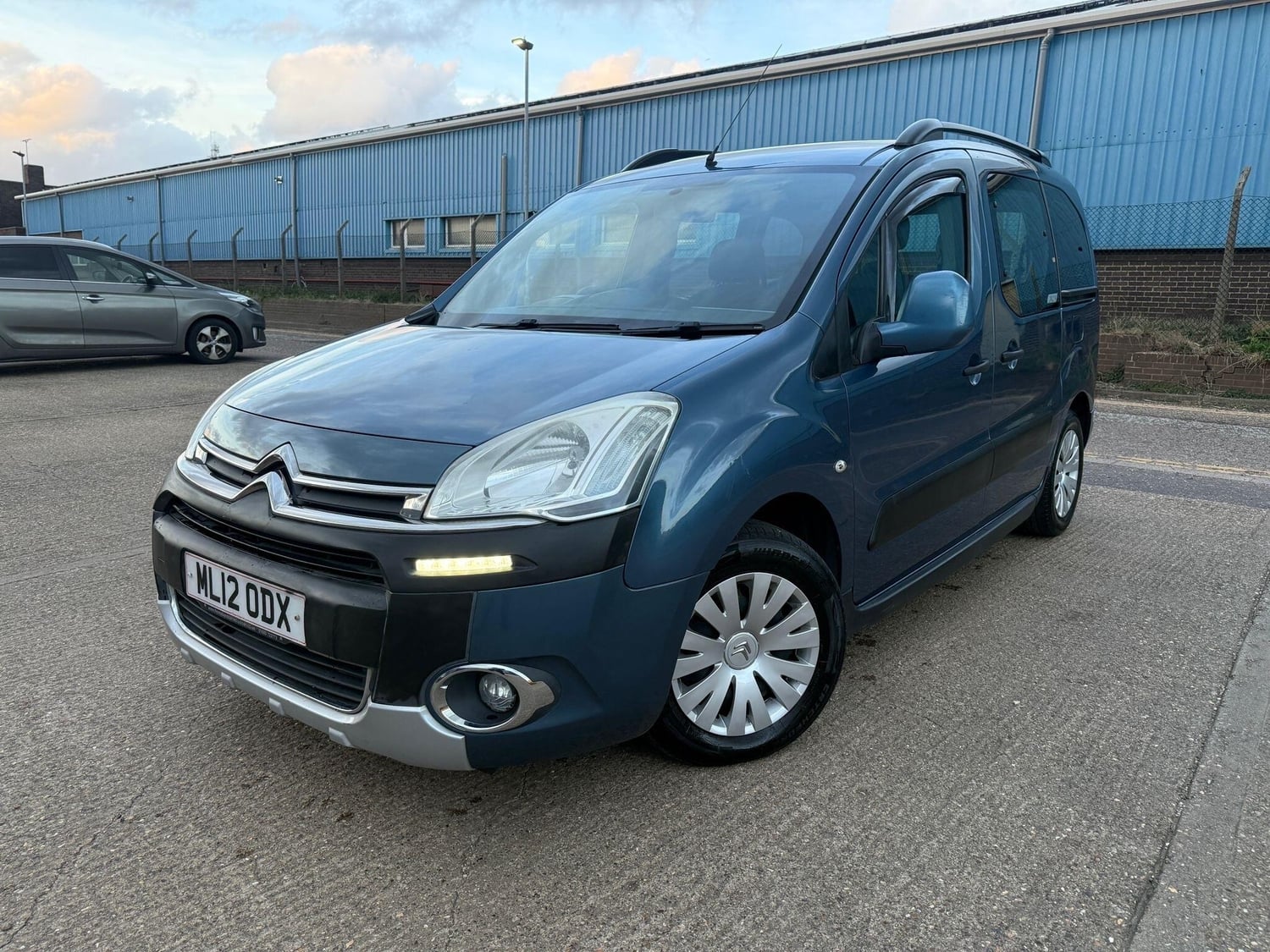[ berth ]Citroen Berlingo