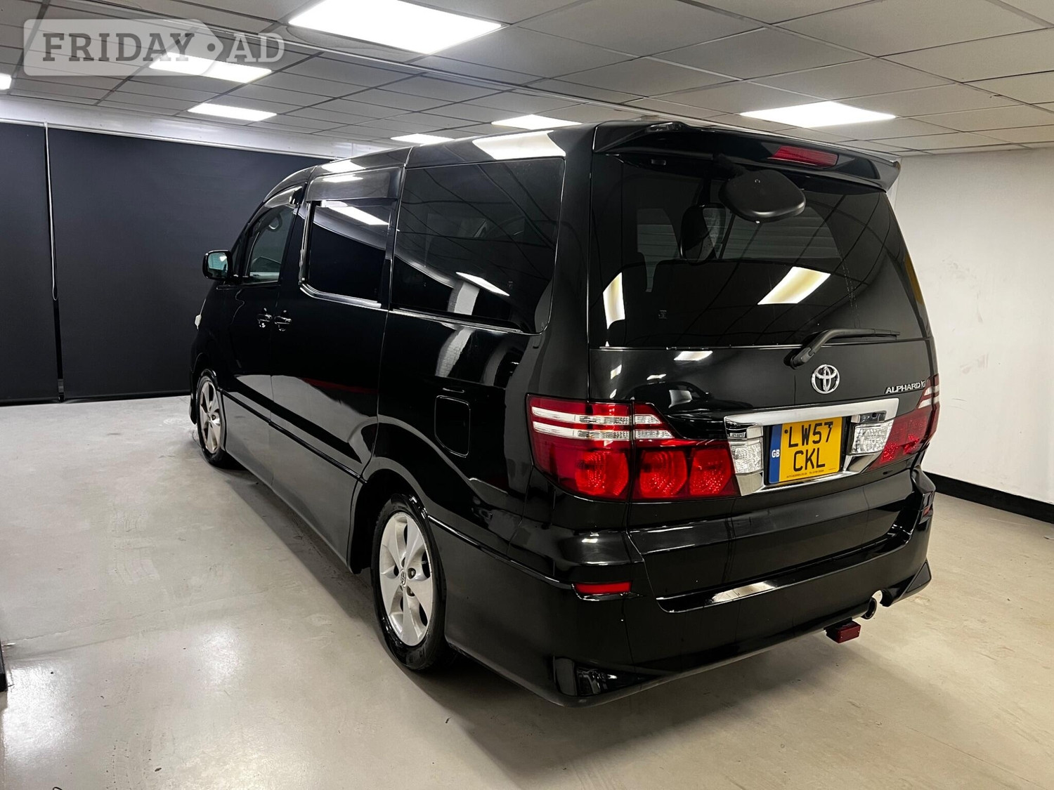 Toyota Alphard 2021 - Cars in Stroud