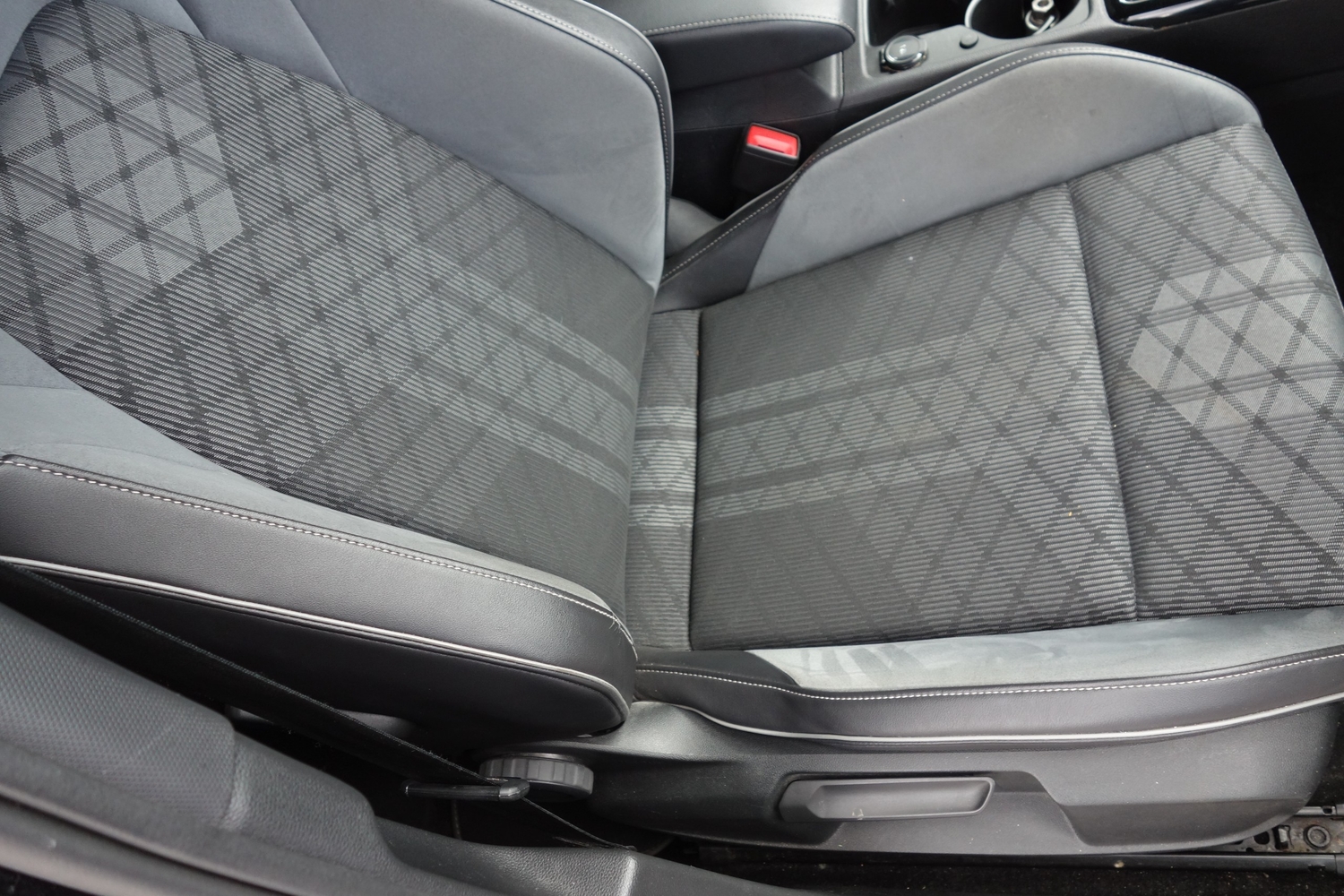 Volkswagen Golf 2022 - Cars
