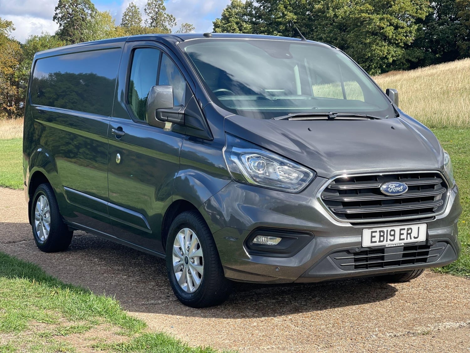 [ berth ]Ford Transit Custom