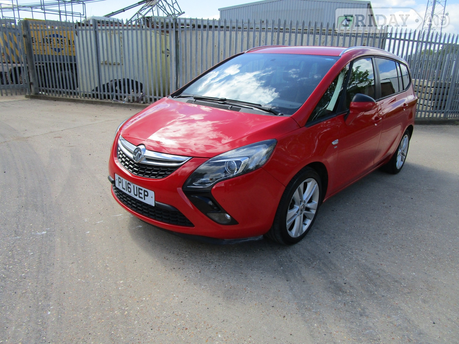 [ berth ]Vauxhall Zafira Tourer