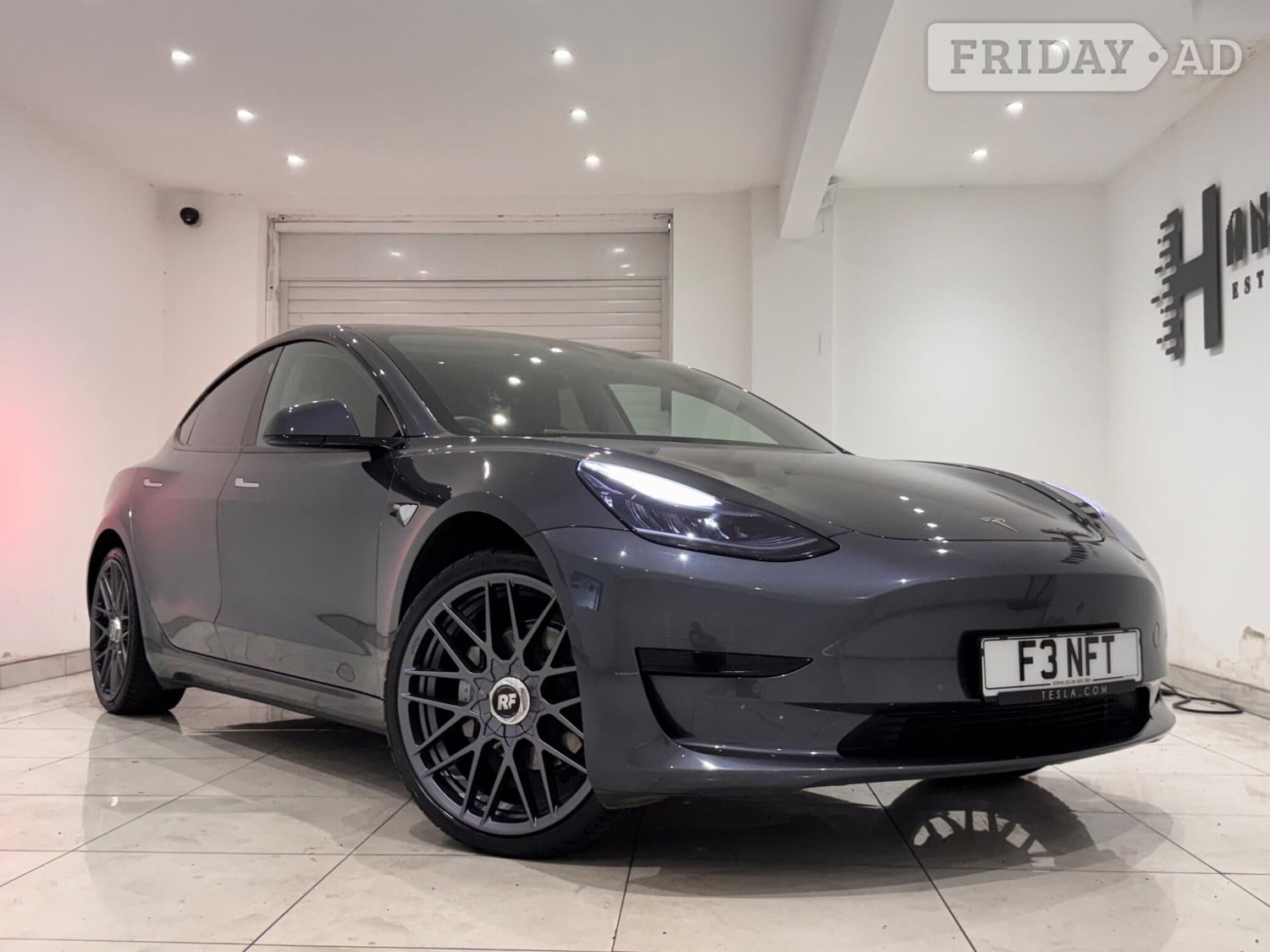 Tesla Model 3 2019 in Hounslow