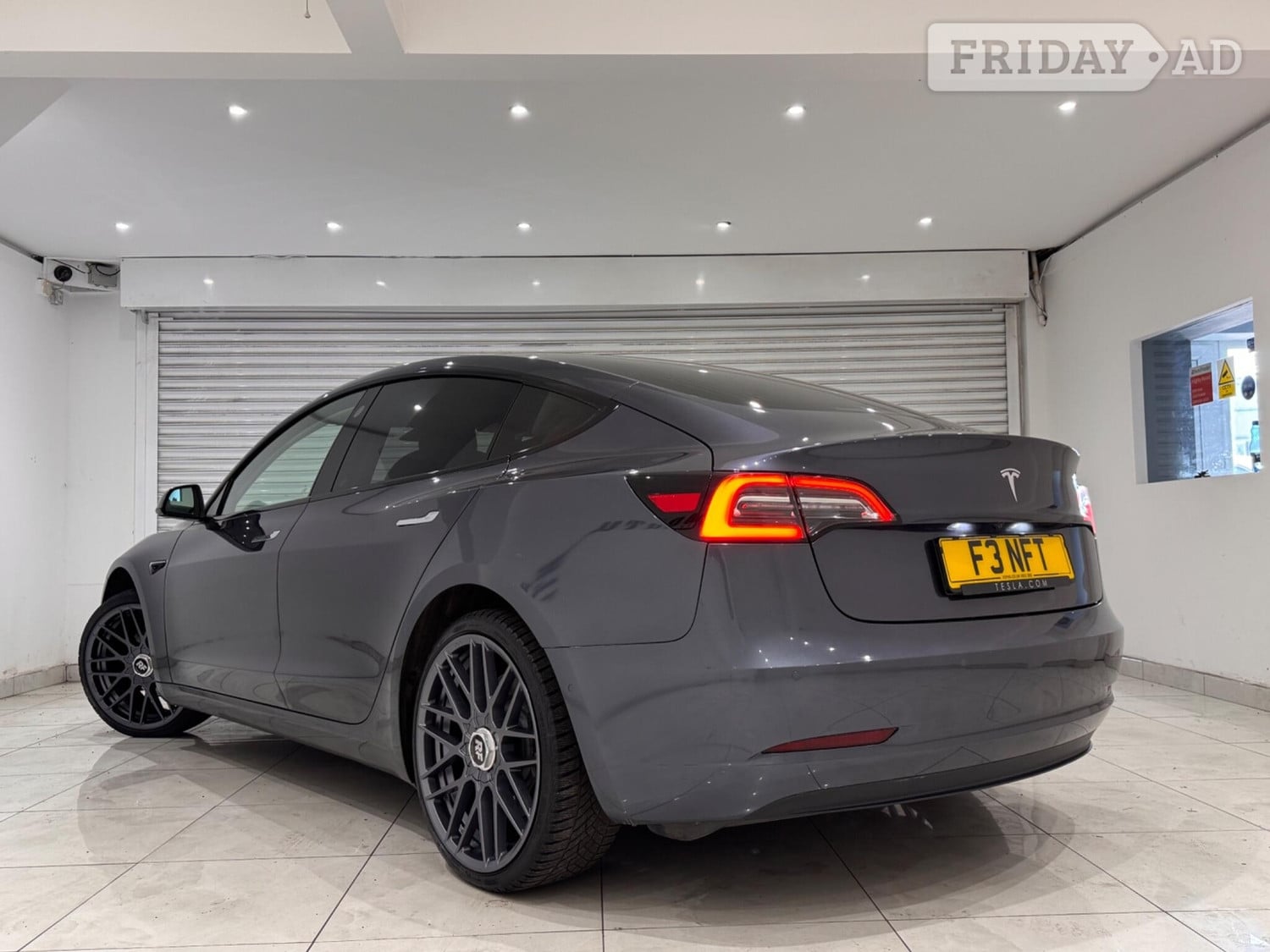 [ berth ]Tesla Model 3