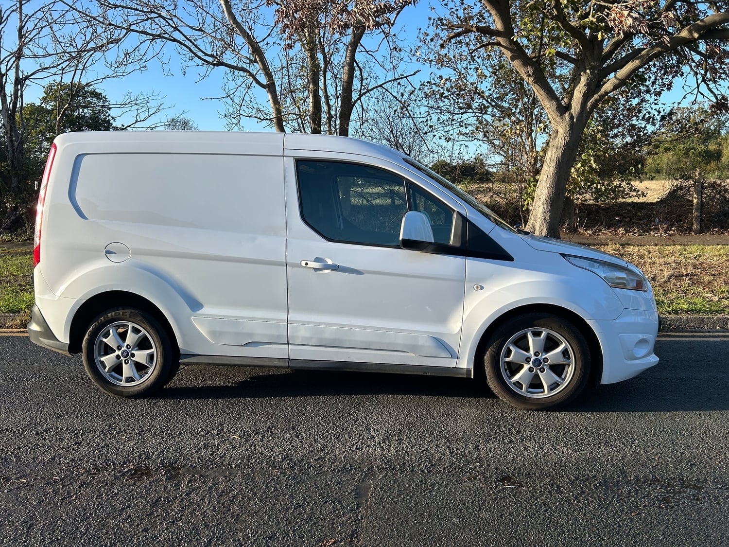 [ berth ]Ford Transit Connect