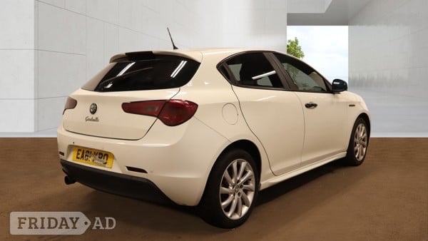 Alfa Romeo Giulietta 2011 - Cars in Slough
