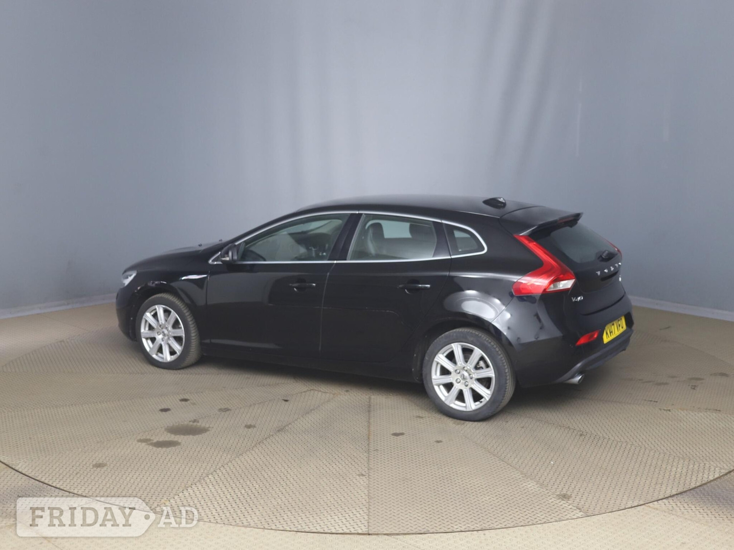 Volvo V40 2017 - Cars in Birmingham