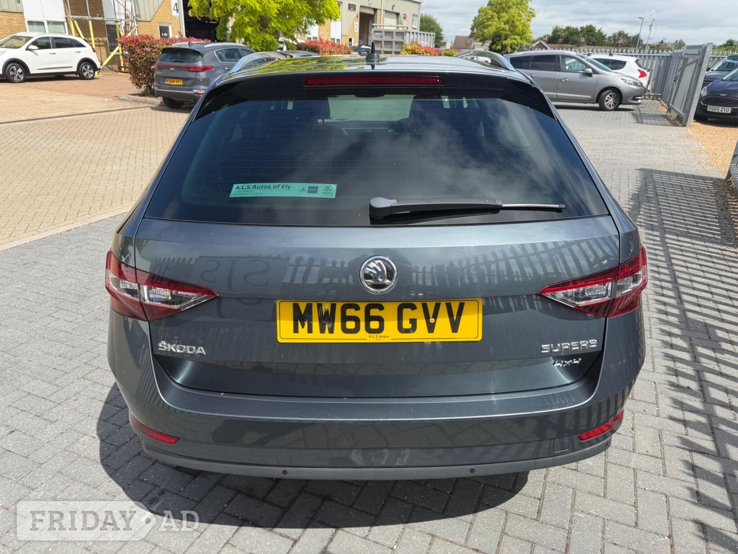 Skoda Superb 2016 - Cars in Gillingham