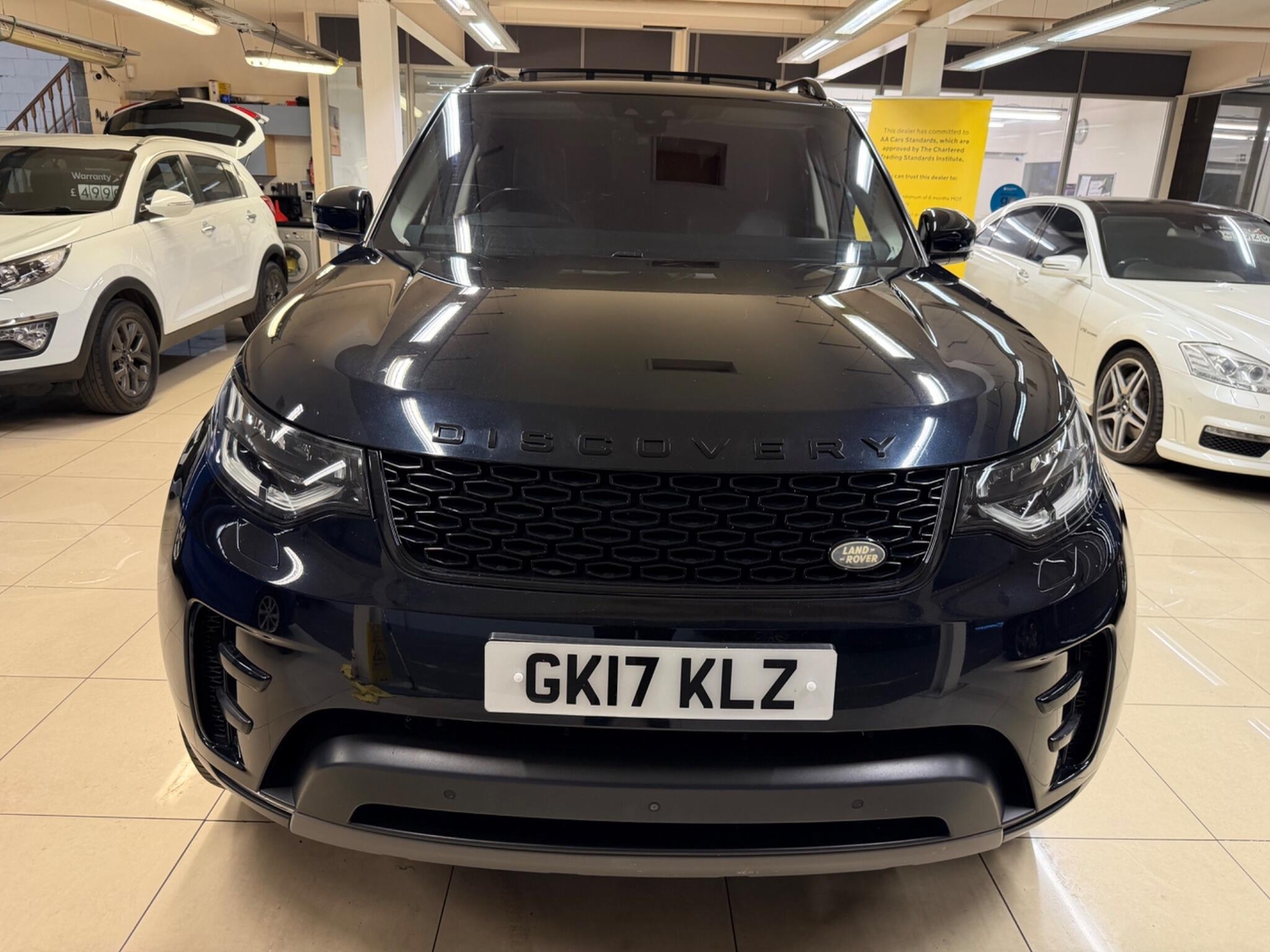 [ berth ]Land Rover Discovery