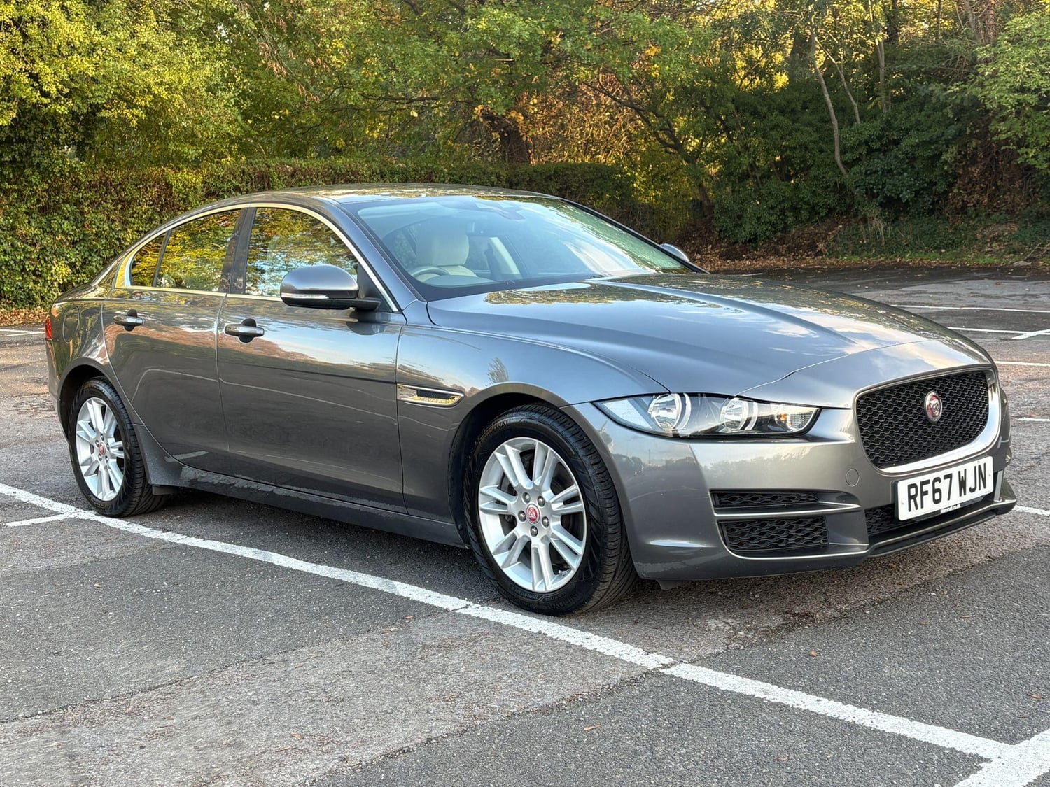 [ berth ]Jaguar XE