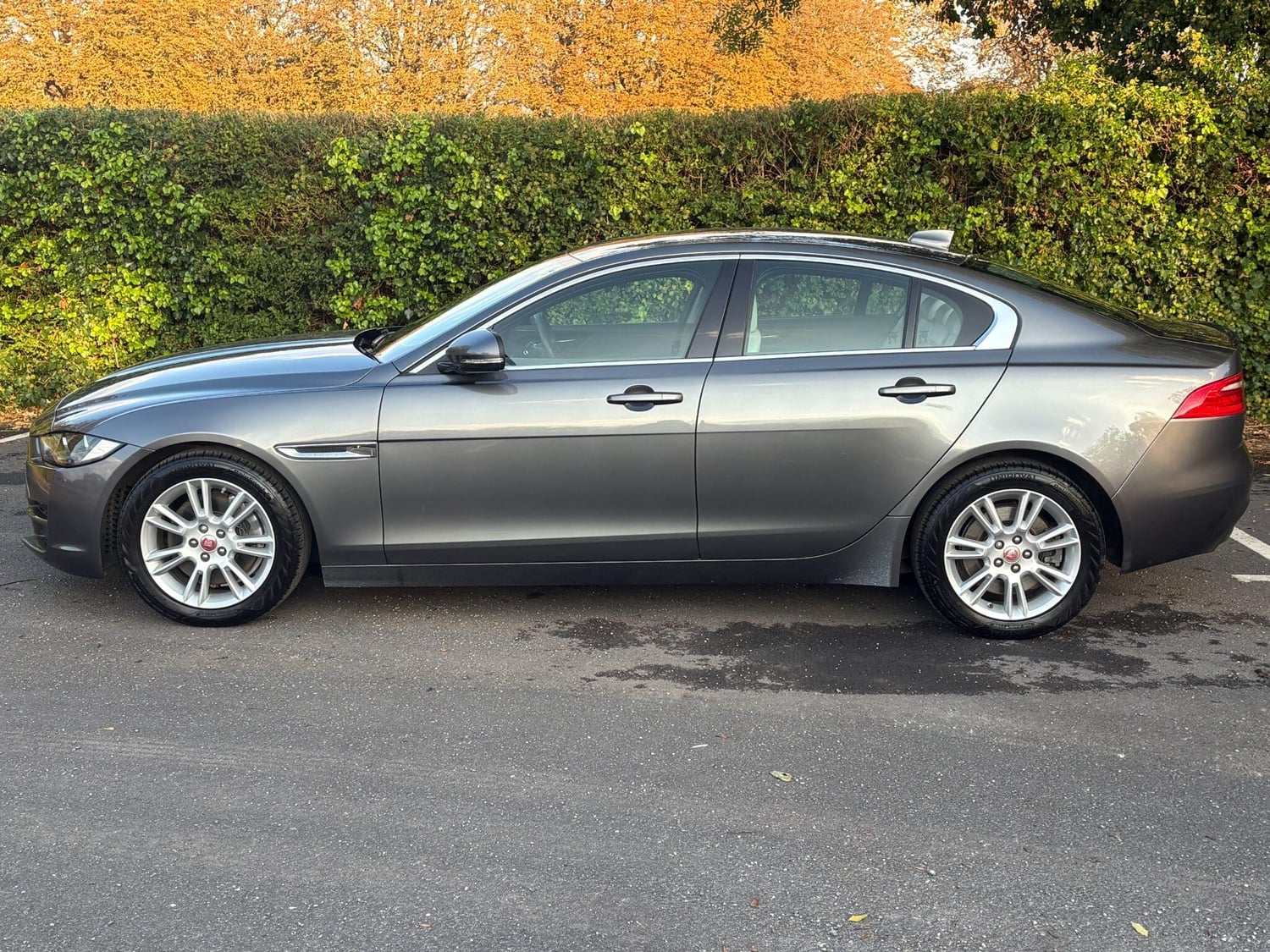 Jaguar XE 2017 - Cars