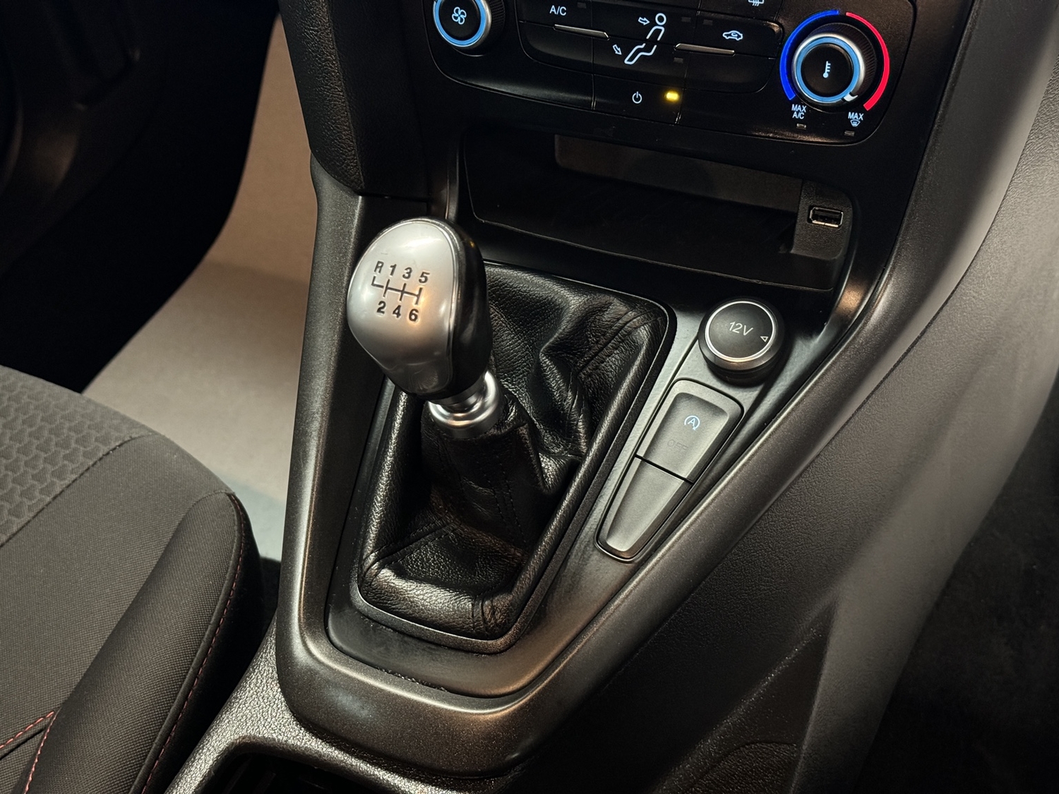 Ford Focus 2017 - Cars