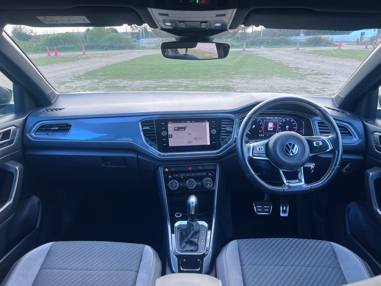 Volkswagen T-Roc 2021 - Cars