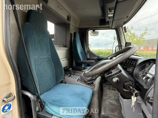[ berth ]Test Valley Horseboxes 