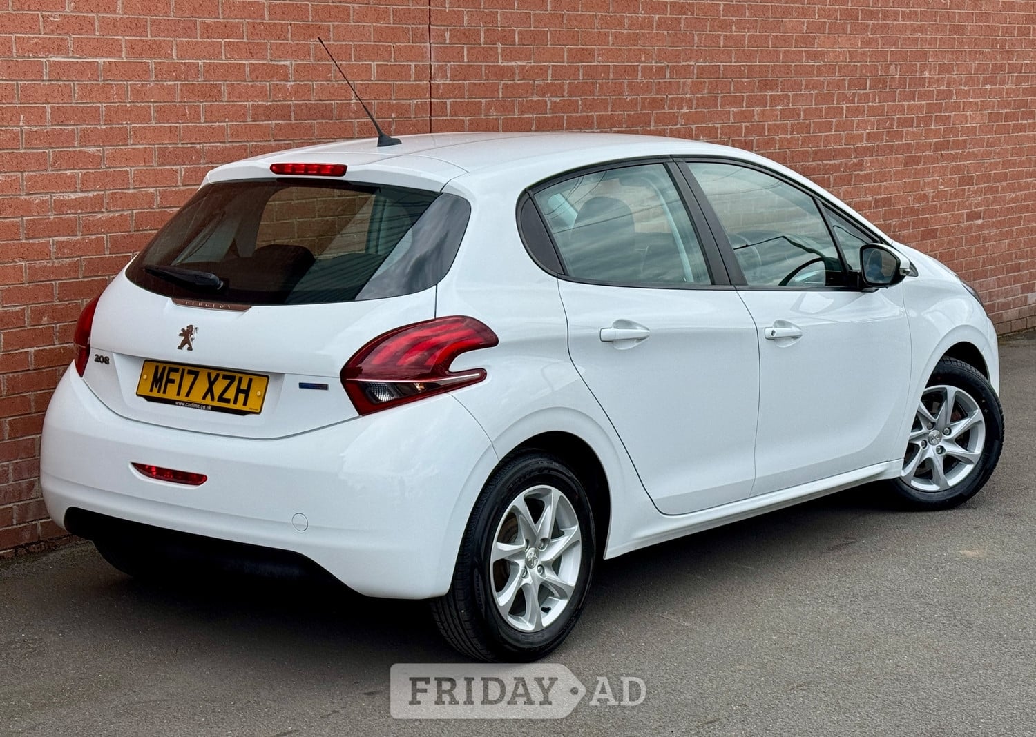 [ berth ]Peugeot 208
