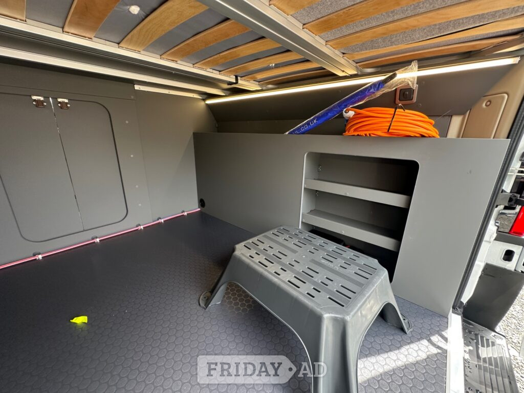[2 berth ]Auto-Trail Expedition 68