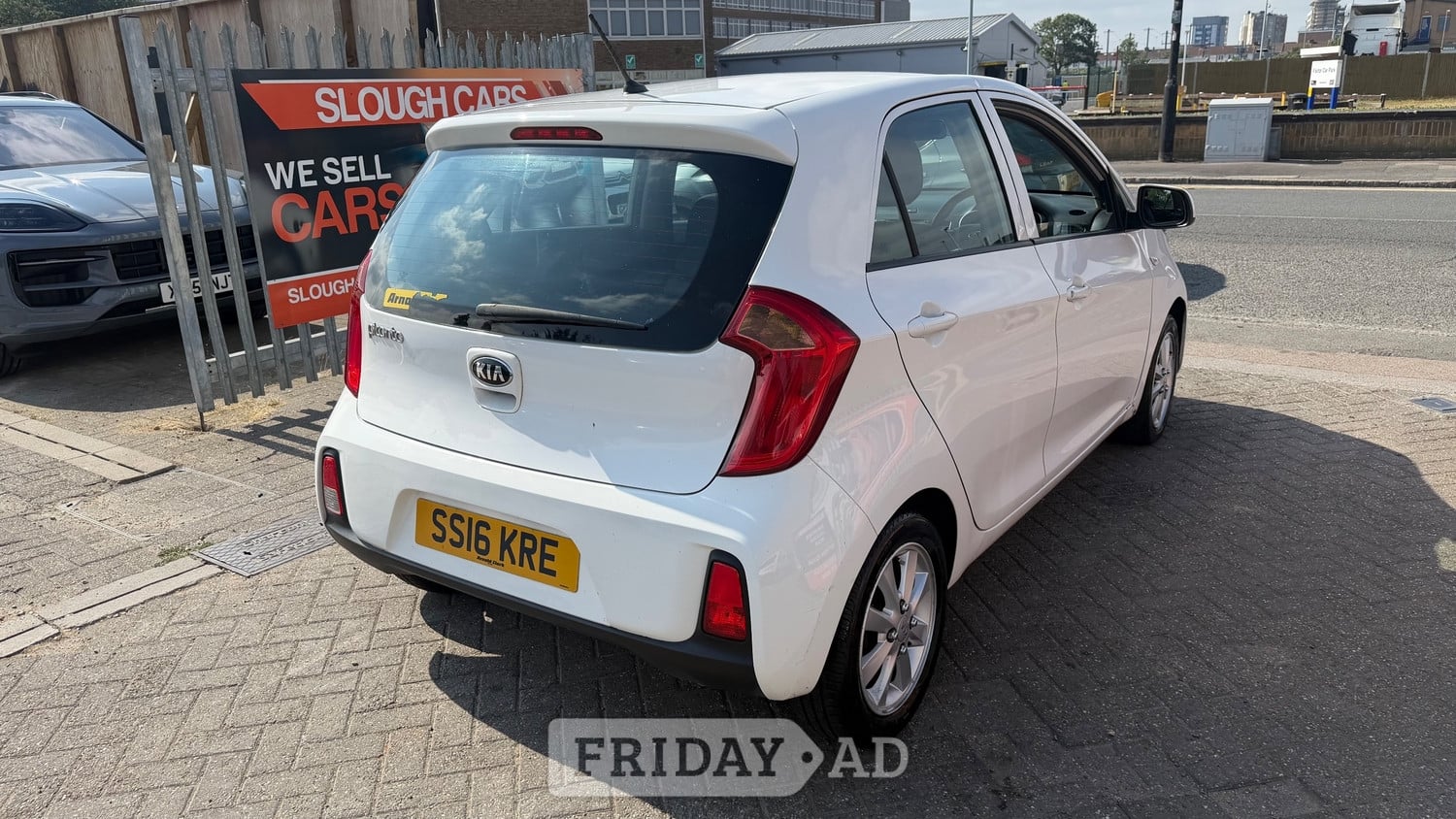 Kia Picanto 2016 - Cars in Slough