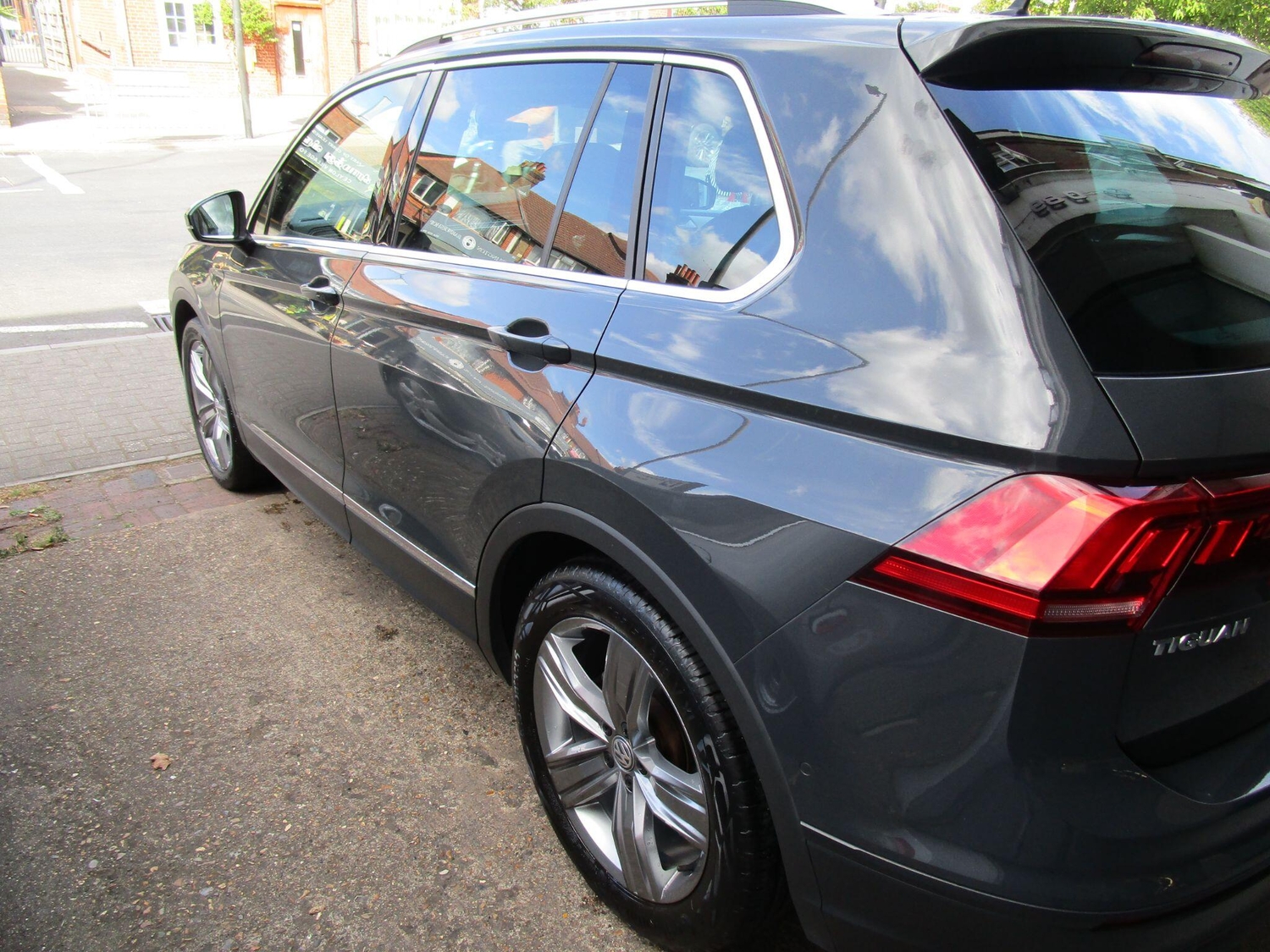 Volkswagen Tiguan 2019 - Cars in Kingston Upon Thames