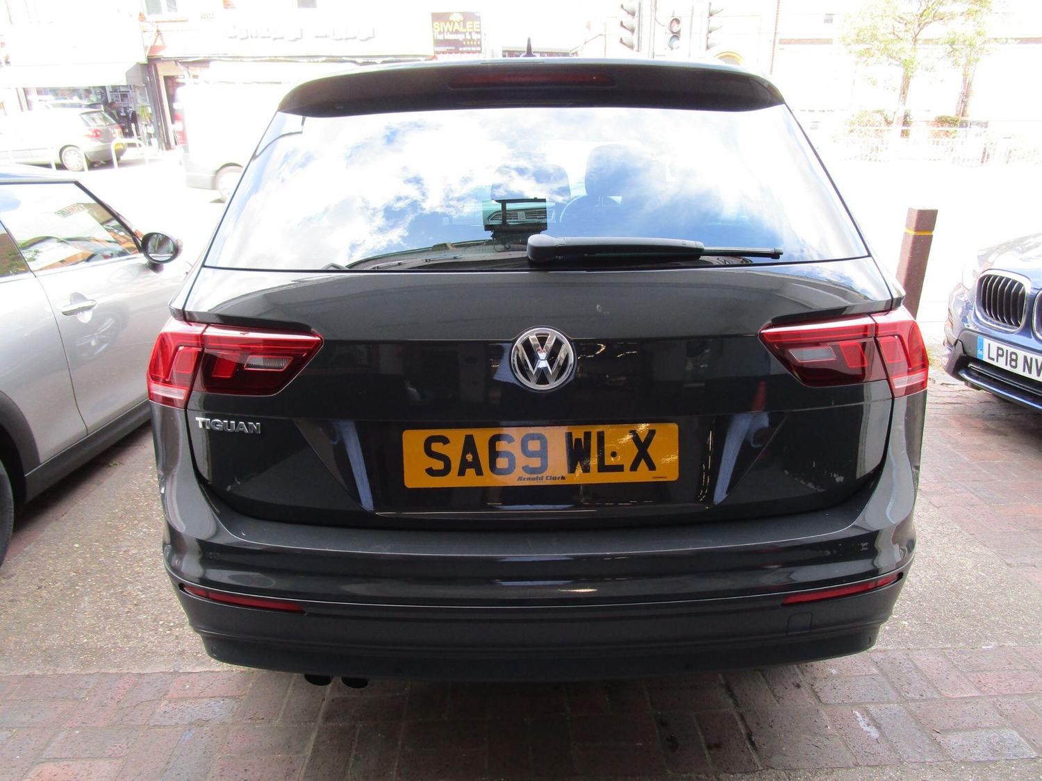 Volkswagen Tiguan 2019 - Cars