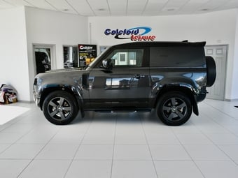 Land Rover Defender 90 2024