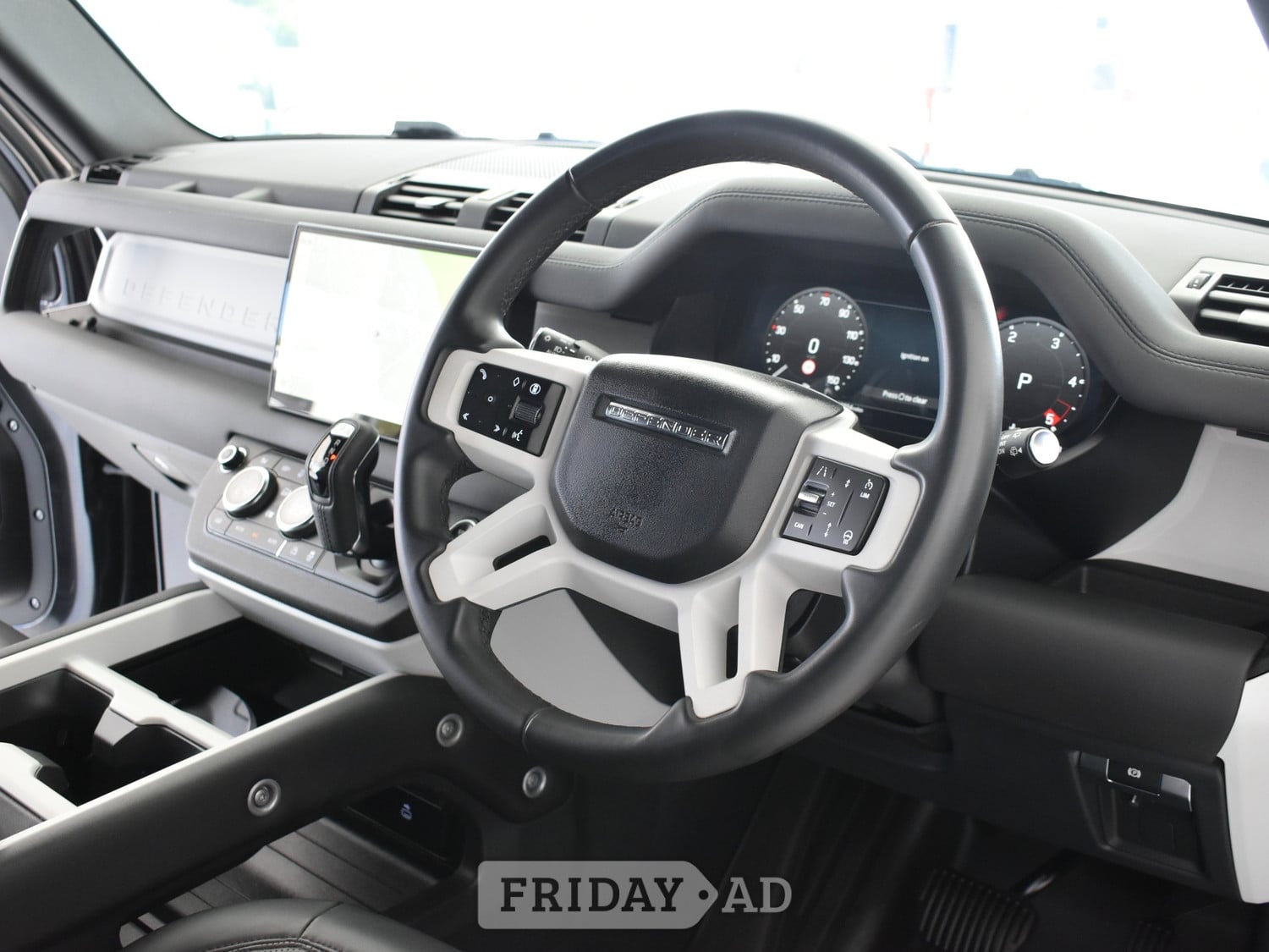 [ berth ]Land Rover Defender 90